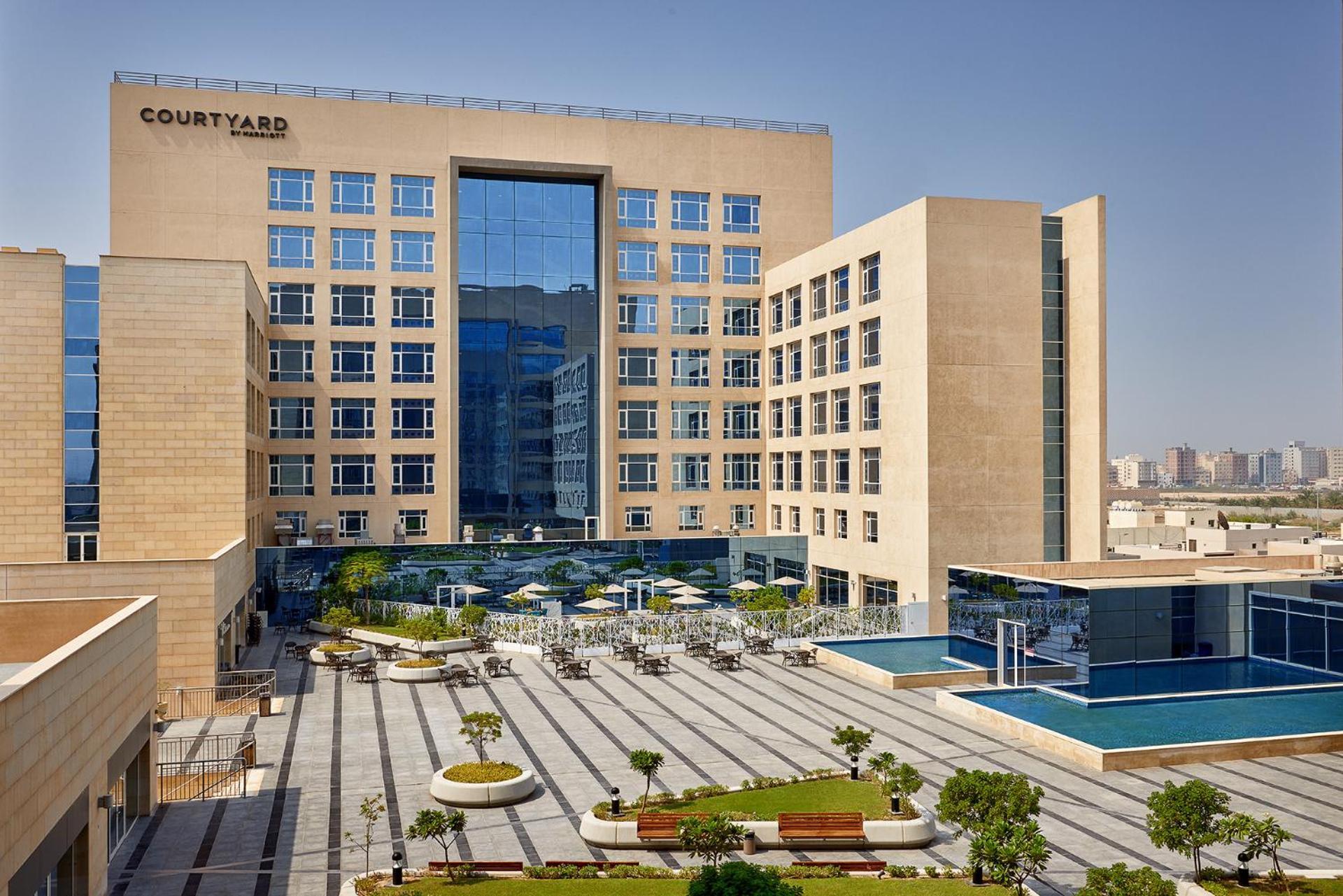 Courtyard By Marriott Jubail Hotel Exterior photo